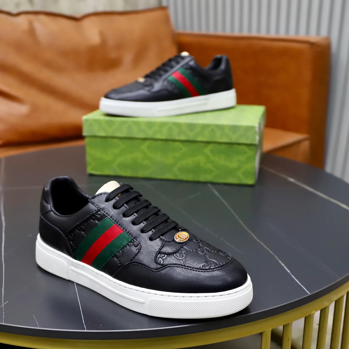 Ex-factory price: 420💰🙅‍♂️🙅‍♂️🙅‍♂️ Brand: Gucci GUCCi Standard code: 38-44 (45 customized) Grade: Same as the official website Material: Original leather splicing, comfortable and breathable sheepskin lining, original wear-resistant outsole Style category: Men's fashionable casual shoes, running, sports shoes, noble luxury brand elements, top luxury Color: actual picture color